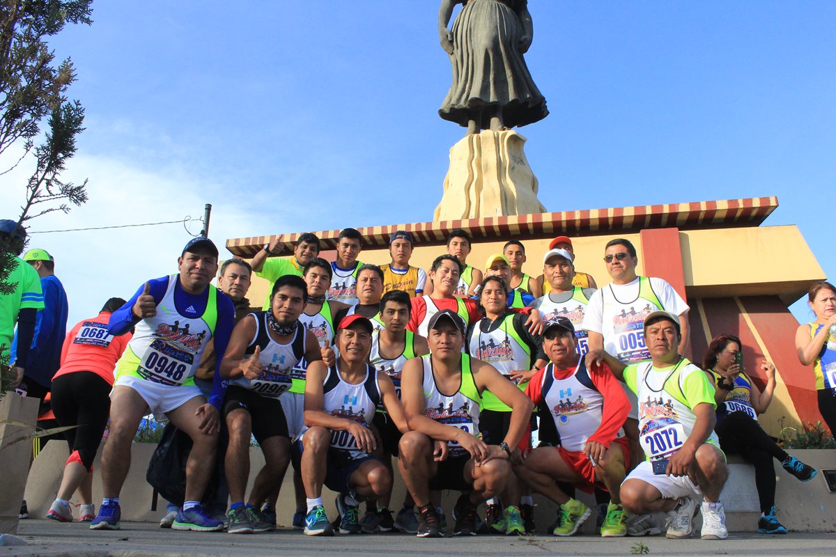 Los atletas quetzaltecos se mostraron molestos porque la San Silvestre no se correrá en Quetzaltenango. (Foto Prensa Libre: Raúl Juárez)