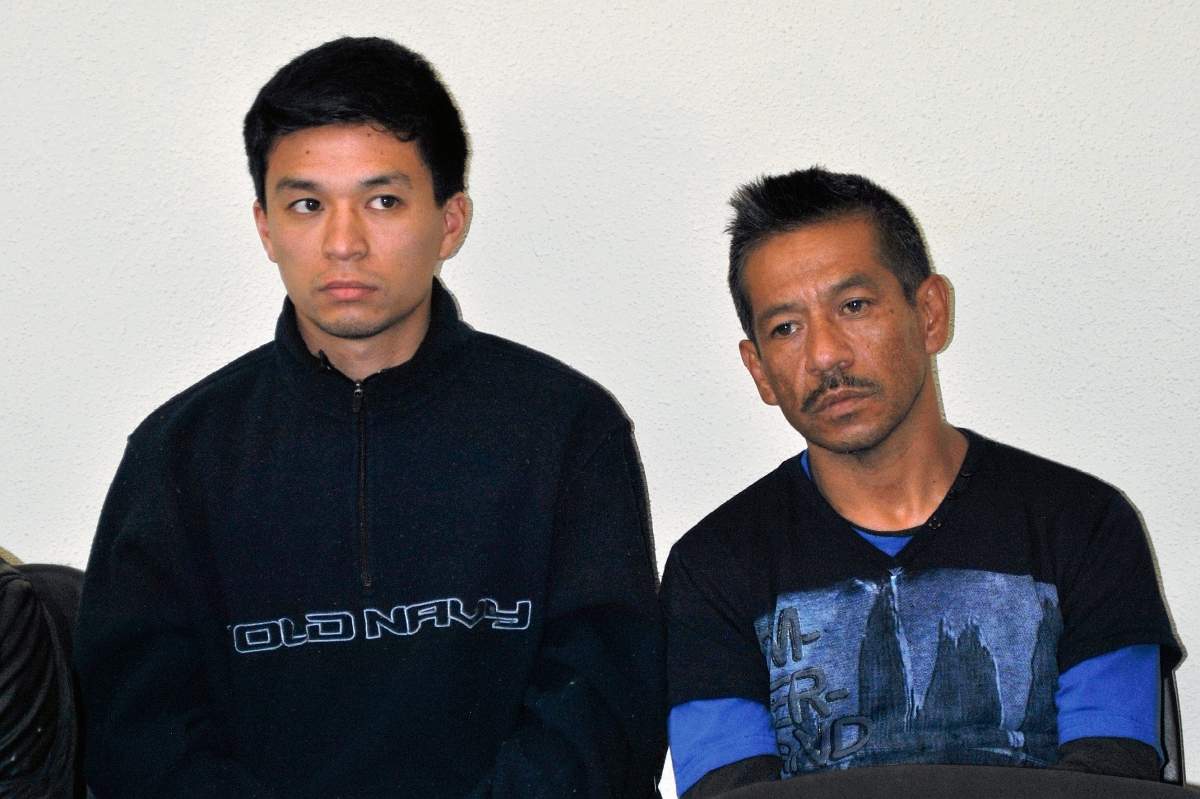 Hugo Paul Arrecis Yang junto a su padre Hugo Haroldo Arrecis, quedaron ligados a proceso. (Foto Prensa Libre: Alejandra Martínez)
