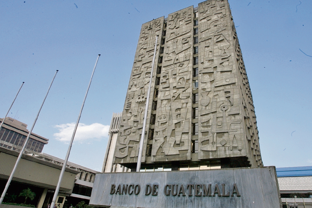 El Banguat amortizará fondos para cumplir el pago de deuda. (Foto Prensa Libre: Saul Martinez.)
