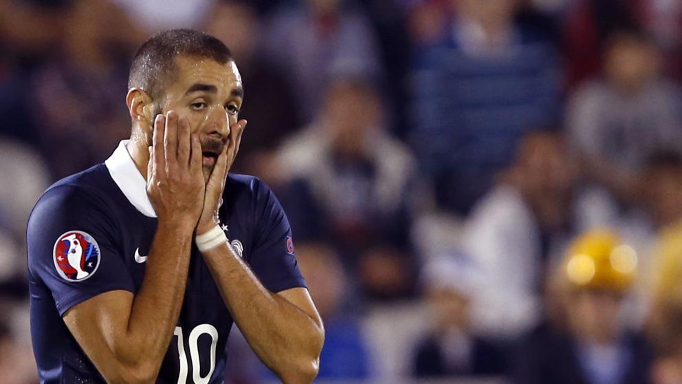 Karim Benzema sigue fuera de los planes del entrenador de la selección de Francia. (Foto Prensa Libre: AP)