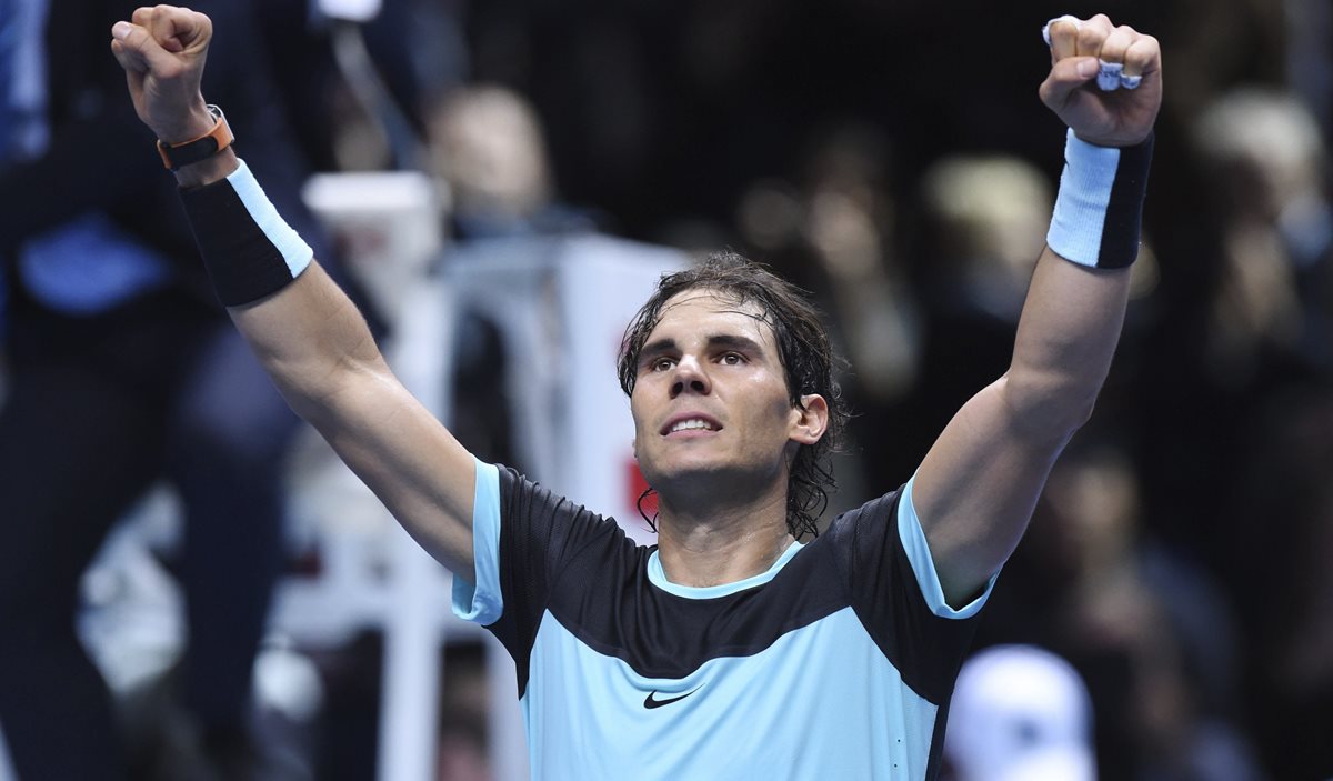 Rafa Nadal festeja luego de derrotar a David Ferrer en el partido de la Copa Masters. (Foto Prensa Libre: EFE)