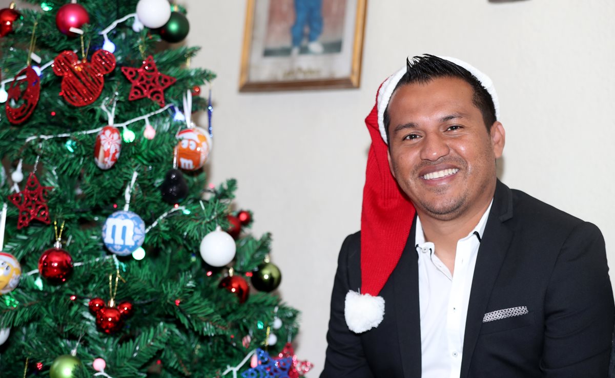 Amarini Villatoro está listo para celebrar las fiestas de fin de año en familia. (Foto Prensa Libre: Francisco Sánchez)