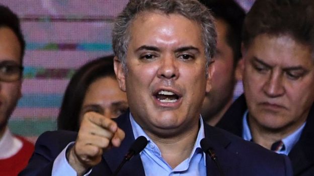 Iván Duque obtuvo el 39% de los votos, lo que lo colocó en el primer lugar de la primera vuelta electoral. AFP