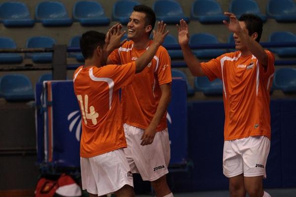 Glucosoral está a un paso de ganar la clasificación. (Foto Prensa Libre: Norvin Mendoza)