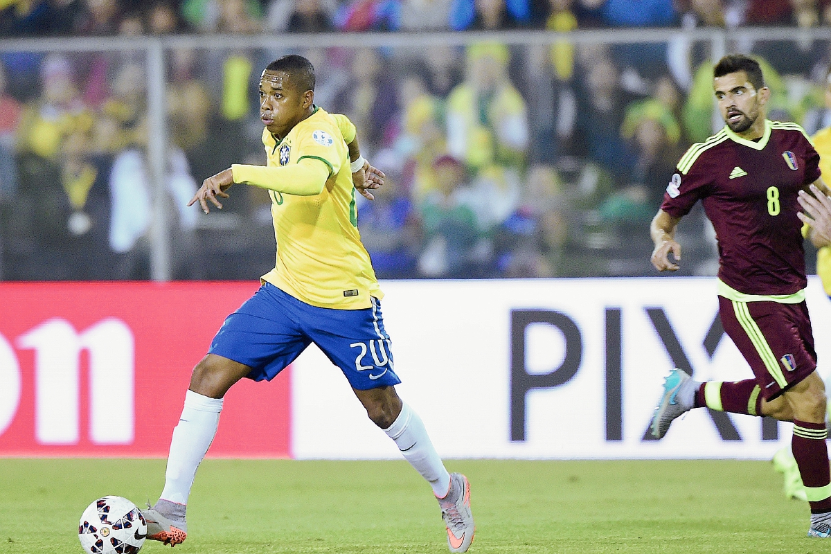 Robinho fue uno de los protagonistas de la Selección de Brasil frente a Venezuela. (Foto Prensa Libre: AFP)