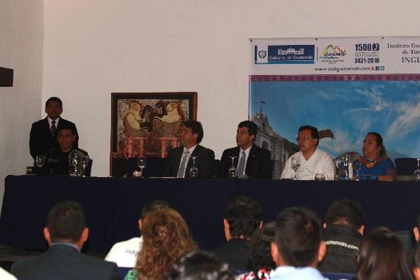 Delegados de instituciones de Gobierno y de la comuna de Antigua  informan respecto del plan de seguridad para la Semana Santa.