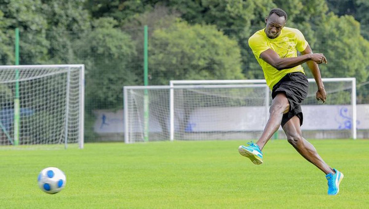 Bolt siempre se ha decantado por el balompié y podría jugar con el Borussia Dortmund. (Foto Prensa Libre: Hemeroteca)