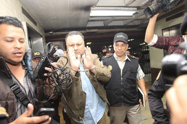 Byron Rodolfo Sánchez Corzo está  ligado a proceso por cinco delitos y fue enviado a prisión preventiva por el desvío de Q82.8 millones del Congreso. (Foto Prensa Libre: Hemeroteca PL)