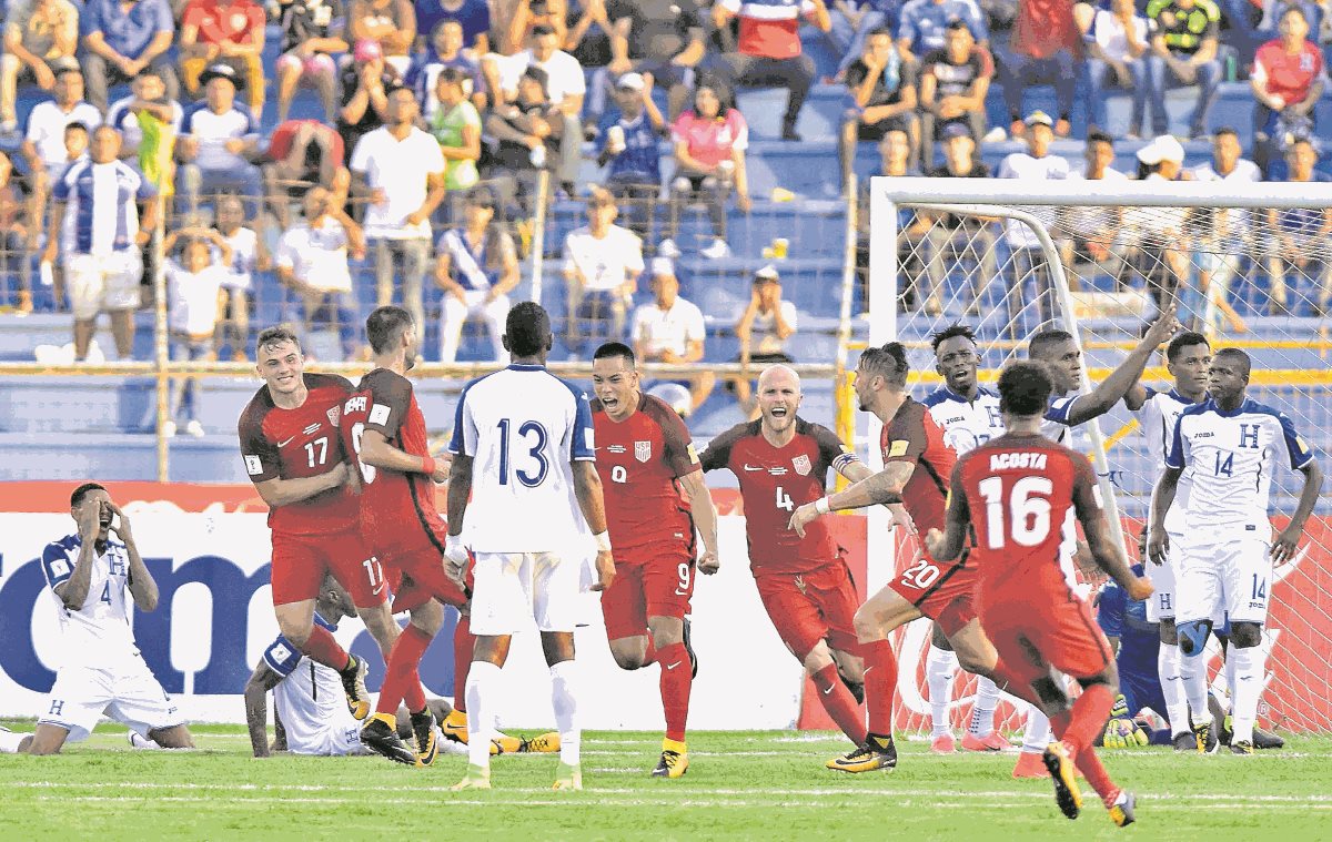La Fifa castigó a Honduras con una multa por los inconvenientes que se registraron durante el encuentro frente a Estados Unidos. (Foto Prensa Libre: Hemeroteca PL)