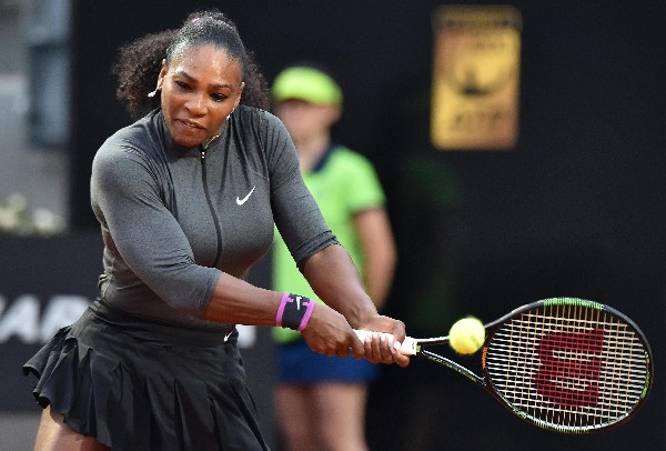Serena Williams comenzó con buen pie el torneo de Roma. (Foto Prensa Libre: AFP)