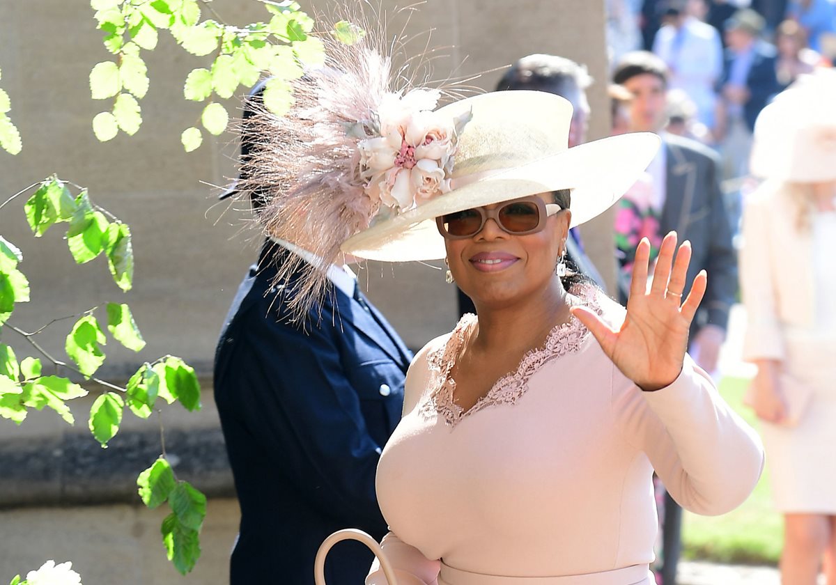 La magnate del entretenimiento estadounidense Oprah Winfrey fue una de las invitadas a la boda real. (Foto Prensa Libre, AFP).