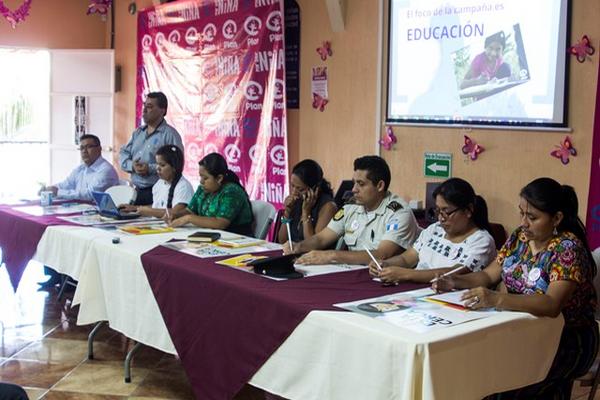 Líderes de varias organizaciones informan sobre la cantidad de casos de  abuso sexual en niñas y niños, en foro efectuado en Salamá, Baja  Verapaz. (Foto Prensa Libre: Carlos Grave).