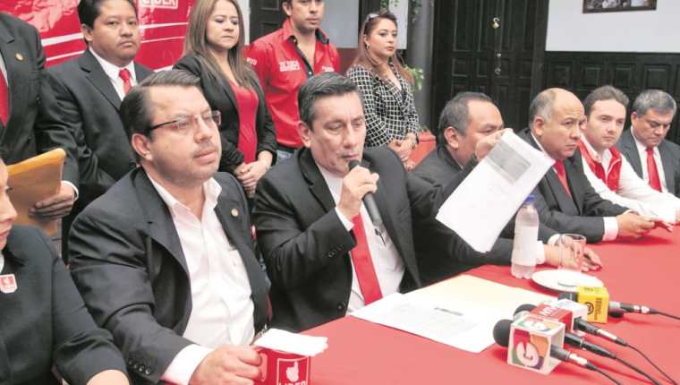 El diputado Roberto Villate es investigado por financiamiento electoral ilícito en el partido Líder. (Foto Prensa Libre: Hemeroteca PL)