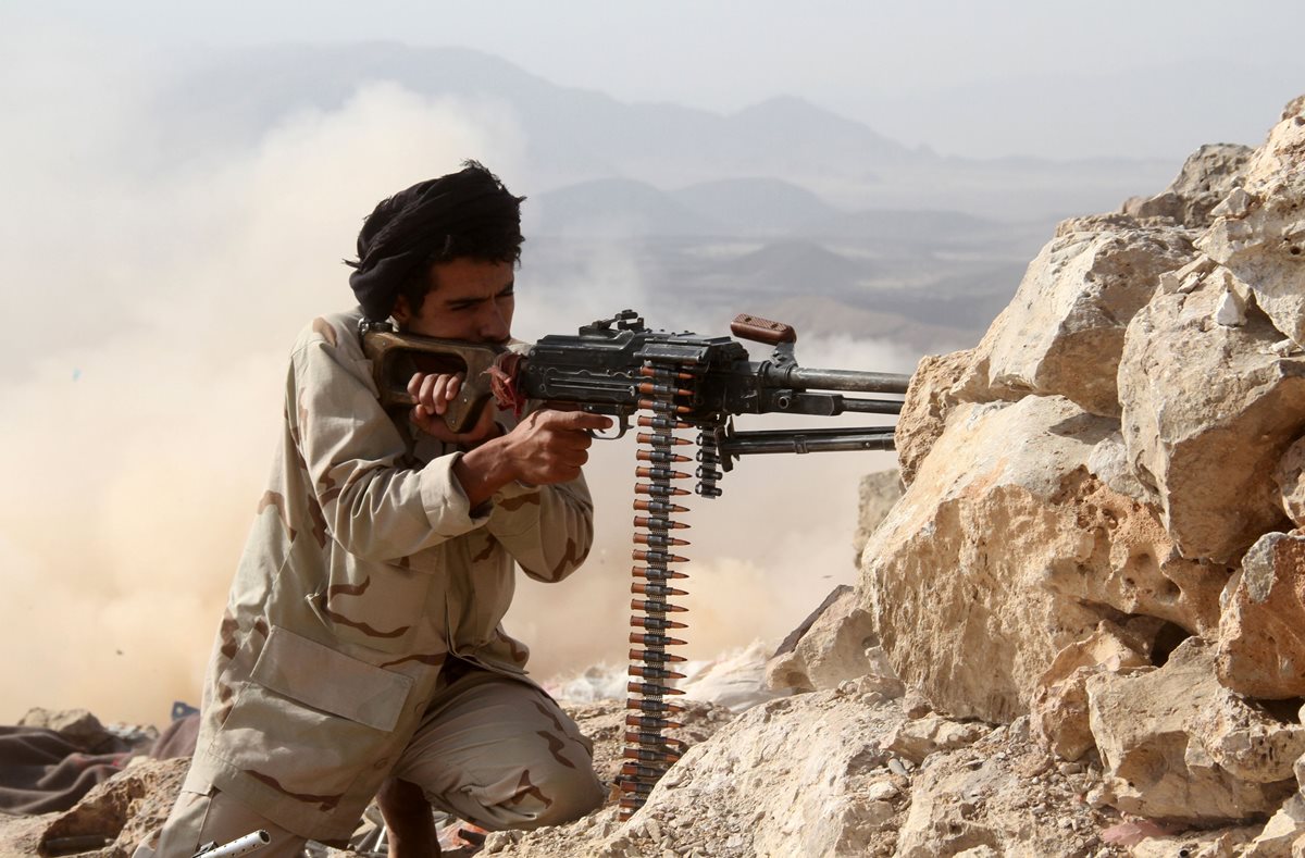 Un combatiente en Yemen. (Foto Prensa Libre: EFE).