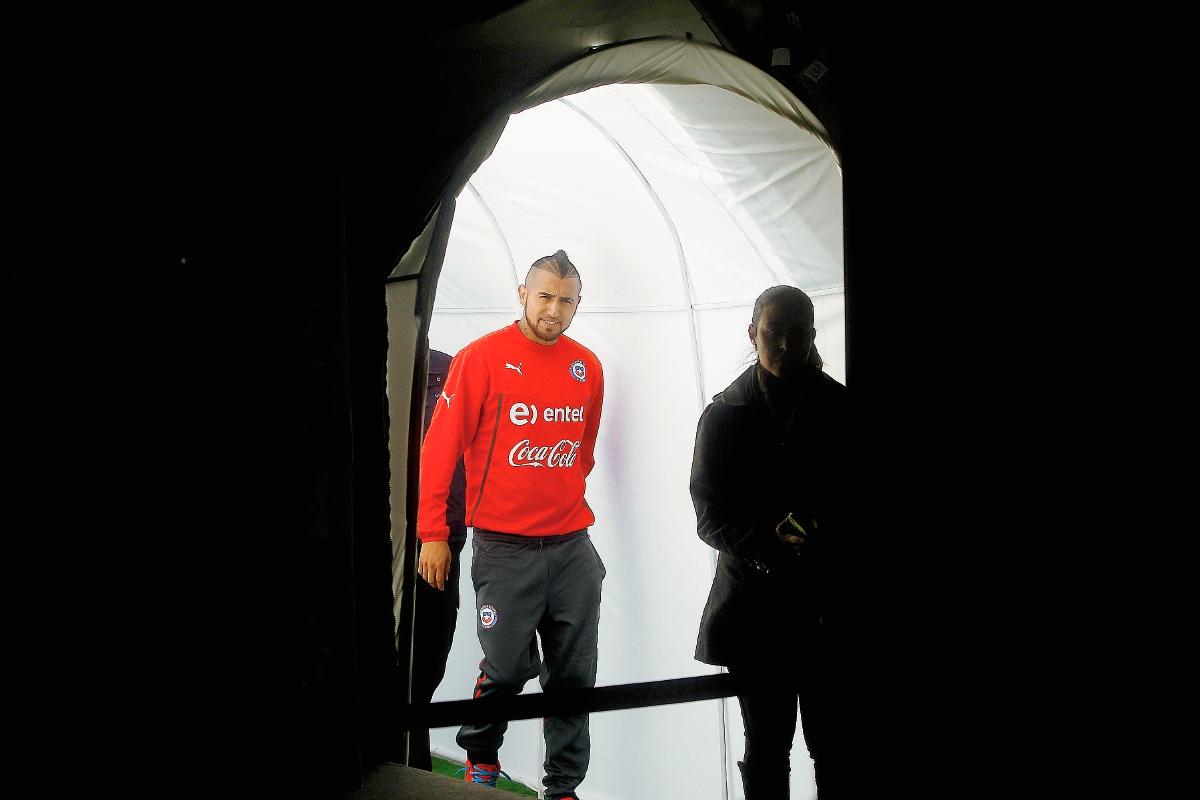 Arturo Vidal deberá demostrar hoy un buen nivel de juego para conseguir el perdón de su afición. (Foto Prensa Libre: AFP)