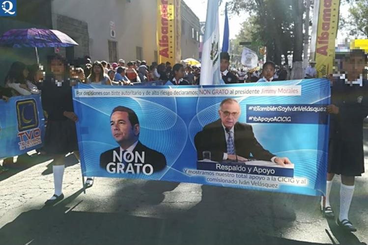 Estudiantes de Quetzaltenango manifestaron su rechazo a la decisión de Jimmy Morales de no dejar entrar al país a Iván Velásquez. El acto fue sancionado por el Mineduc. (Foto Prensa Libre: Hemeroteca PL)
