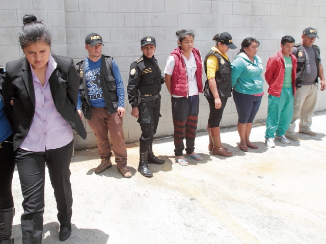 Cuatro Integrantes de la estructura criminal los Toyos, consignados en el juzgado de Mixco.