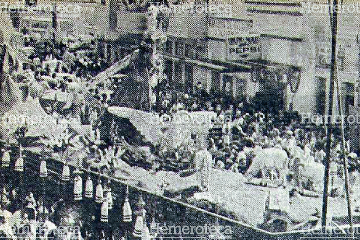 Anda de Jesús de Candelaria el Jueves Santo de 1978. Foto: Hemeroteca PL
