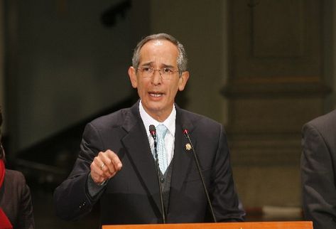 "A los ministros los mando yo, y la decisión la tomo yo, y se acabó". Álvaro Colom, presidente, en referencia a la designación de magistrados a la  CC.