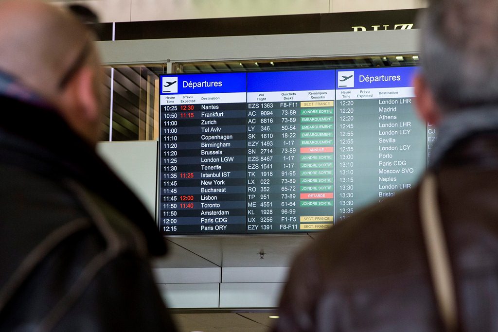 Los vuelos fueron cancelados en el aeropuerto de Bruselas. (Foto Prensa Libre: EFE)