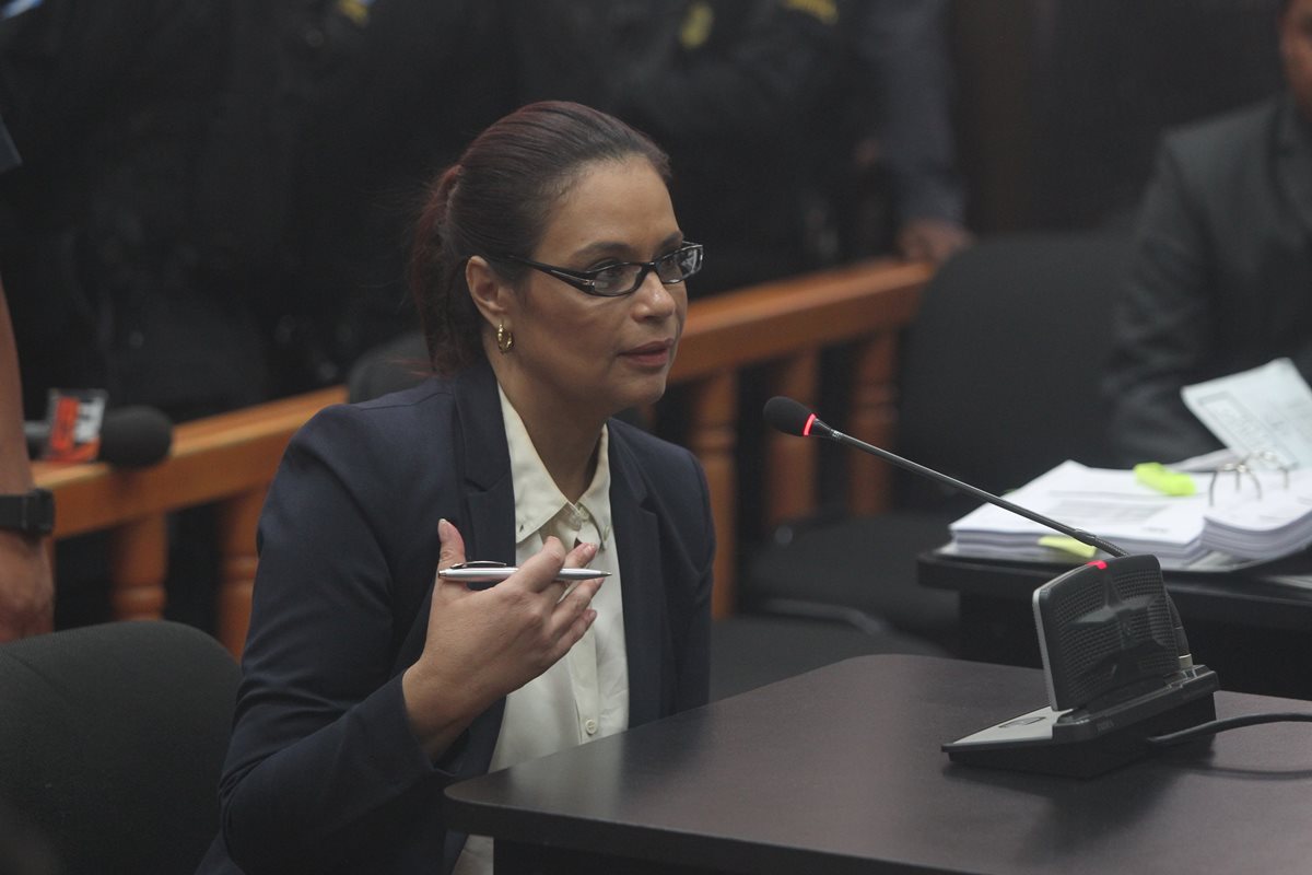 Roxana Baldetti durante la audiencia de primera declaración este lunes. (Foto Prensa Libre: Esbin García)