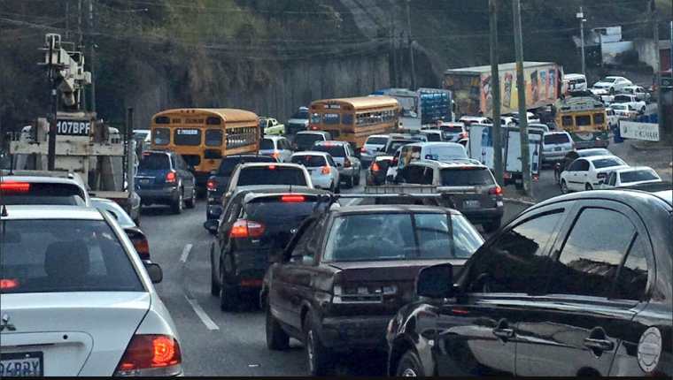 El congestionamiento vial afecta las zonas 3, 9, 10, 12, 13 y 14, según reportó la Policía Municipal de Tránsito. (Foto Prensa Libre: Internet) 