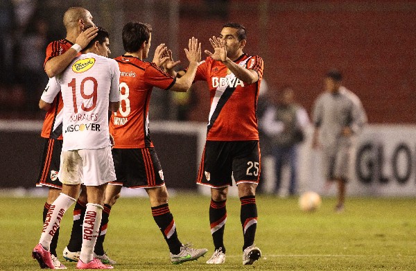 Los jugadores de River Plate festejaron a pesar de la derrota. (Foto Prensa Libre: EFE)
