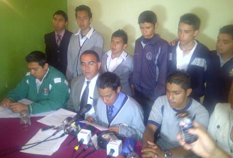 Estudiantes normalistas anuncian una Asamblea Nacional. (Foto Prensa Libre: Alex Rojas)