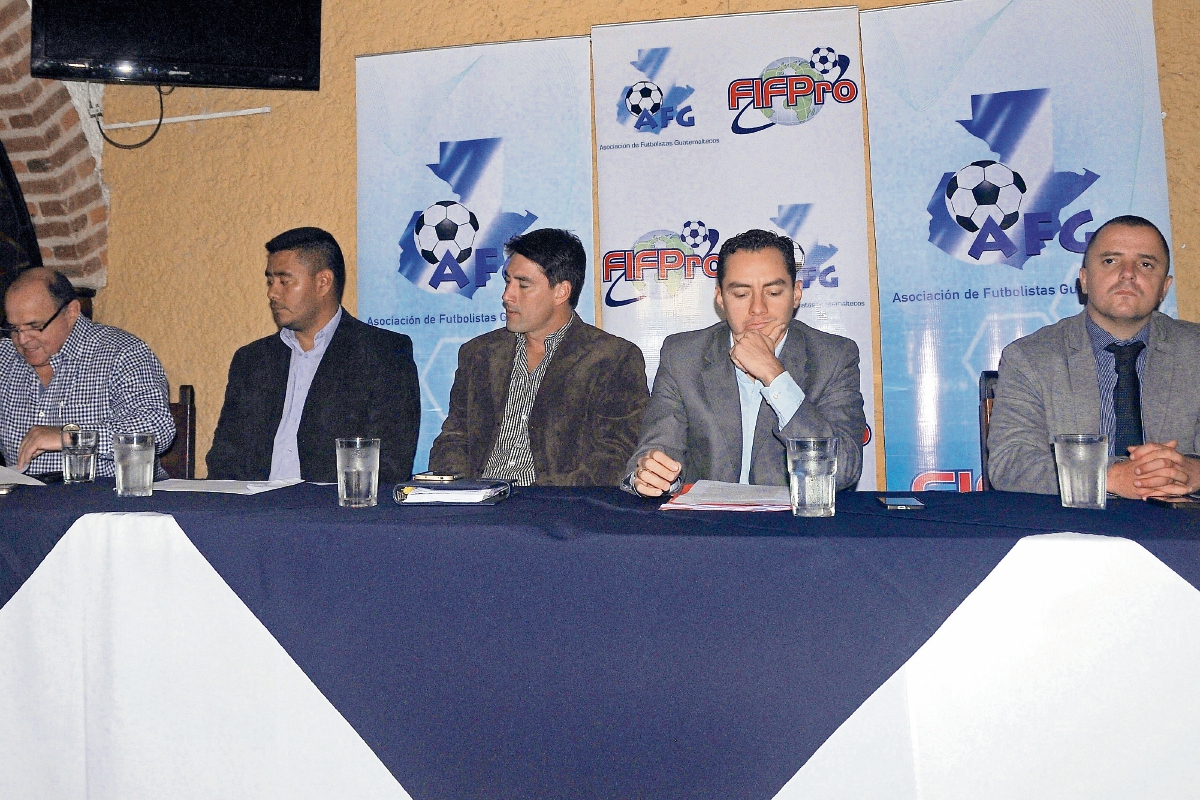 Falta de seriedad por parte de los federativos llevó a que la Asociación de Futbolistas tomara la decisión de dar por terminado el acuerdo que tenía con la Federación de Futbol. (Foto Prensa Libre: Carlos Vicente)