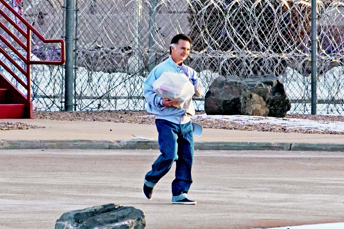 Alfonso Portillo sale de la prisión en Denver, Colorado. (Foto Prensa Libre: Agencia)