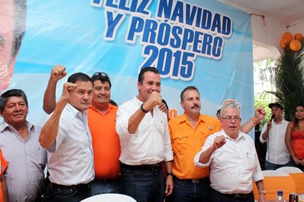 Alejandro Sinibaldi, precandidato del partido Patriota, estuvo en un convivio en Contry Club de la zona 1 de Retalhuleu. (Foto Prensa Libre: Rolando Miranda)