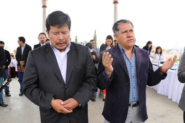 Los alcaldes de ambos municipios elevaron plegarias para que la paz reine en Tajumulco e Ixchiguán. (Foto Prensa Libre: Whitmer Barrera)