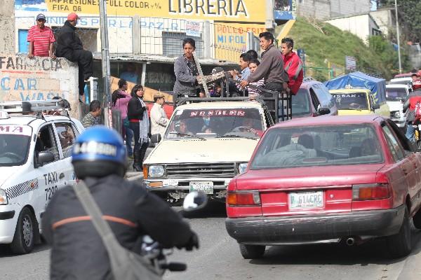 En condiciones inseguras  viajan las personas afectadas.