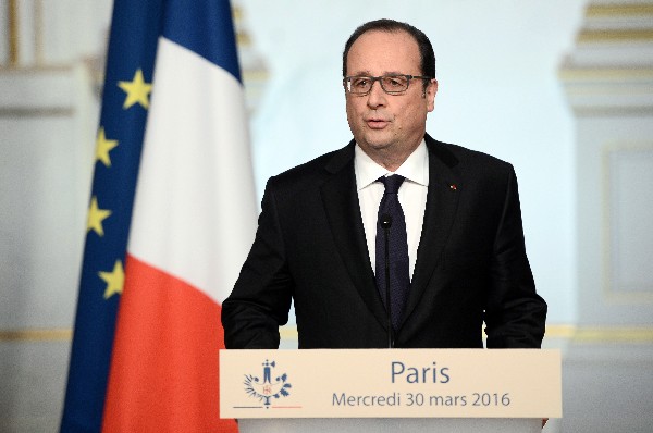 <span>Francois</span> <span>Hollande</span><span>, pronuncia un discurso</span> <span>después de la reunión</span> <span>semanal del Gabinete.  (Foto Prensa Libre: AP)