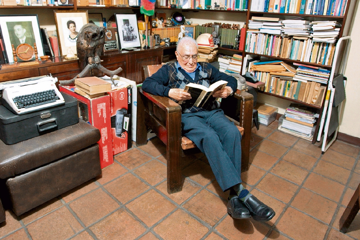 Mario Guerra Roldán asumió como magistrado del Tribunal Supremo Electoral en 1989.