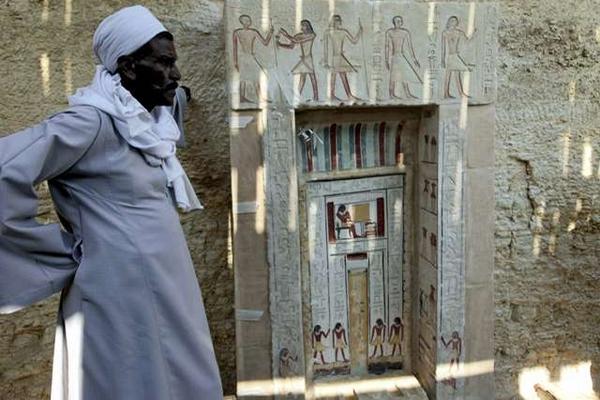 <h2>Hallan una tumba egipcia de 4.200 años</h2>