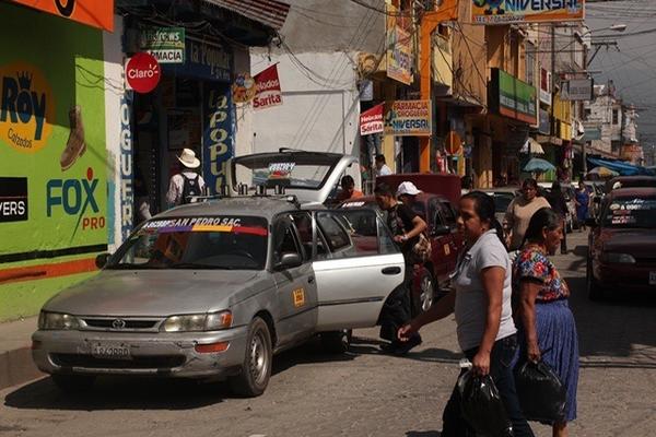 Taxistas de San Pedro Sacatepéquez, San Marcos, están preocupados por repunte de la delincuencia. (Foto Prensa Libre: Aroldo Marroquín)