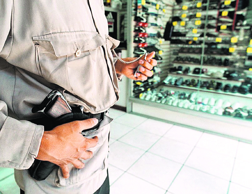 Trece empresas de seguridad privada han sido multadas por diferentes falta. (Foto Prensa Libre: Hemeroteca PL)