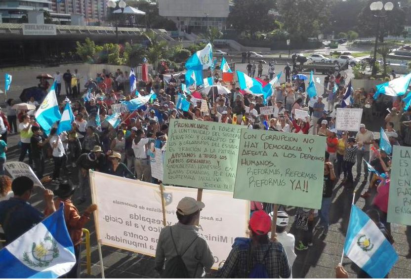 Guatemaltecos respaldan al MP y Cicig en su lucha contra la corrupción. (Foto: Erick Avila)