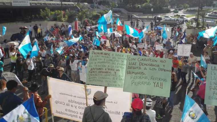 Guatemaltecos respaldan al MP y Cicig en su lucha contra la corrupción. (Foto: Erick Avila)