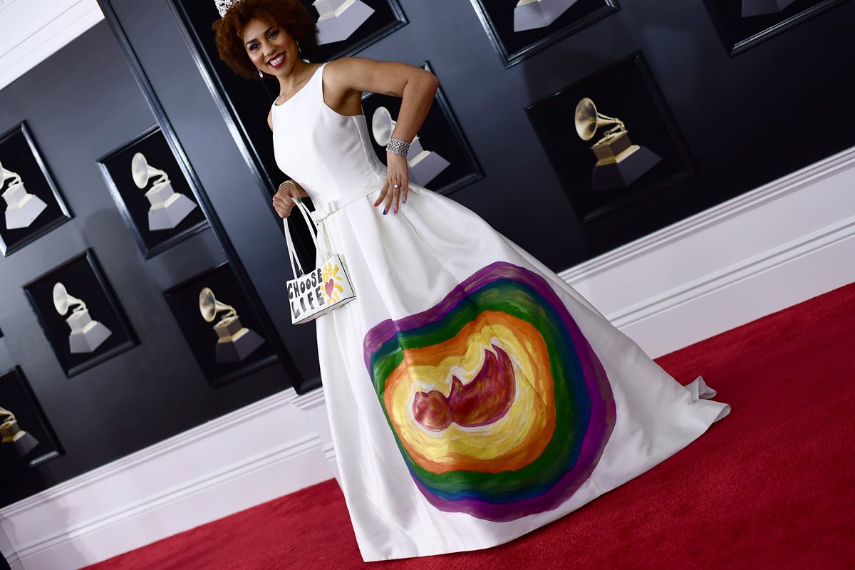 Joy Villa fue criticada por este diseño. (Foto Prensa Libre: AFP)