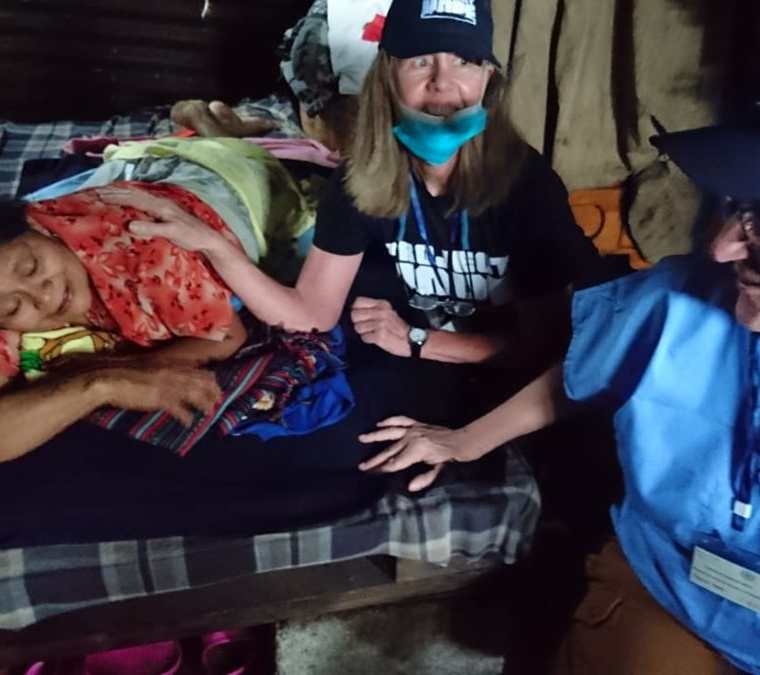 Los médicos han llegado hasta las casas de los afectados para darles atención médica. (Foto Prensa Libre: Cortesía Project Hope)