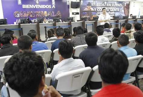 digan lo que digan los letreros, para varios de los deportados no quedan familiares o conocidos en el país.