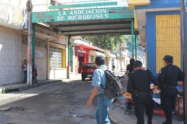 La terminal  de   microbuses de Cuilapa permanece  desolada  debido  al paro  del servicio, ya que los pilotos  aseguran  que son acosados por delincuentes.