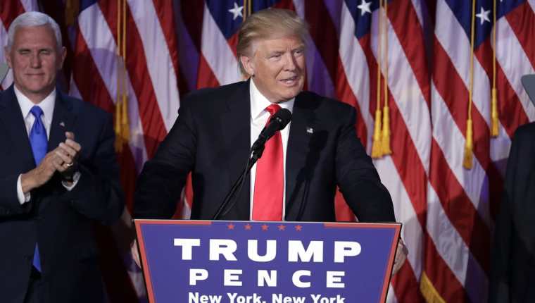 Donald Trump dirige un discurso luego de ganar las elecciones presidenciales de Estados Unidos. (Foto Prensa Libre: AP)