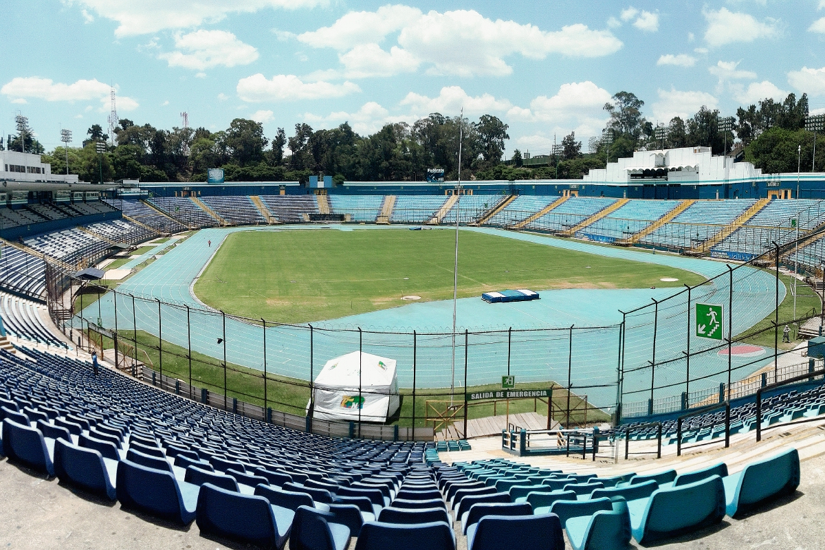 El mítico estadio Mateo Flores, ha sido por años testigo de triunfos y fracasos de la Bicolor. (Foto Prensa Libre: Óscar Felipe Q.)
