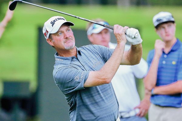 Jerry Kelly cerró la segunda ronda con un score de 136 golpes, ocho bajo par. (Foto Prensa Libre: EFE)