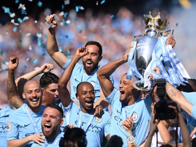 Manchester City recibió el fin de semana el trofeo de campeones de la Liga Premier, pero eso no detuvo su ambición por sumar más récords y establecer nuevas marcas en el fútbol inglés. (Getty)