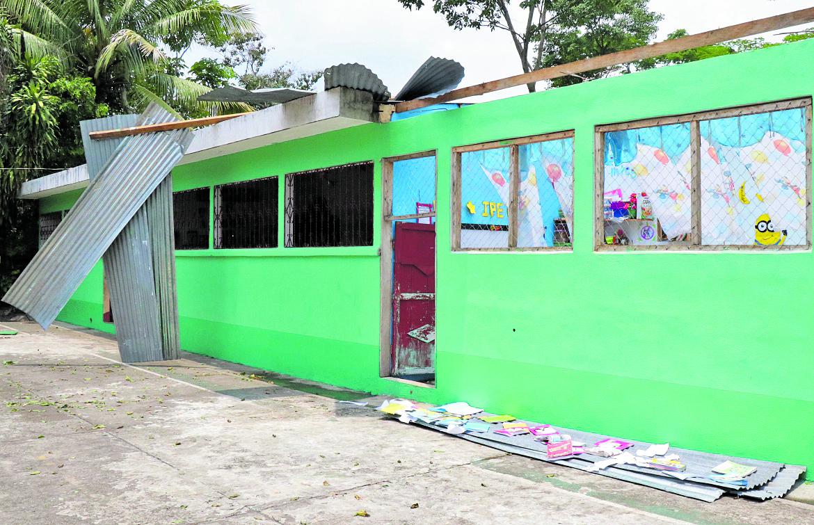 Además de las 2 mil escuelas previstas para remozar como parte del Programa de Apoyo a Mantenimiento de Edificios Escolares Públicos, el Mineduc restaurará otras 2 mil con el préstamo del BID. (Foto Prensa Libre: Hemeroteca PL)