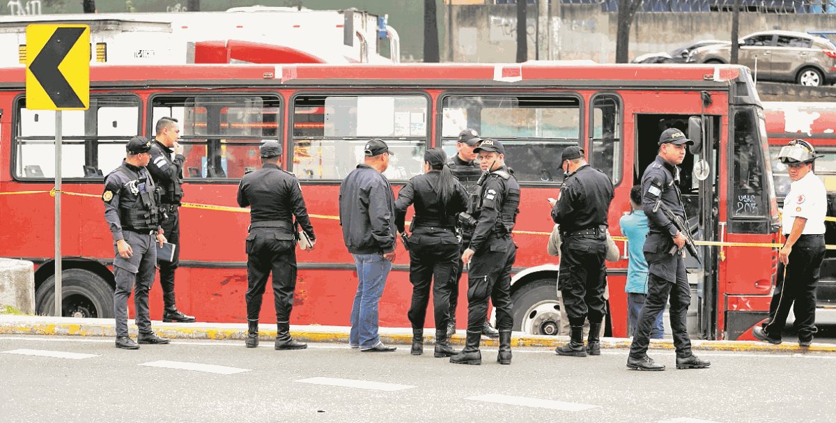 Pasajeros, pilotos y delincuentes, han muerto durante asaltos en diferentes zonas de la metrópoli.(Foto Prensa Libre: Hemeroteca PL)